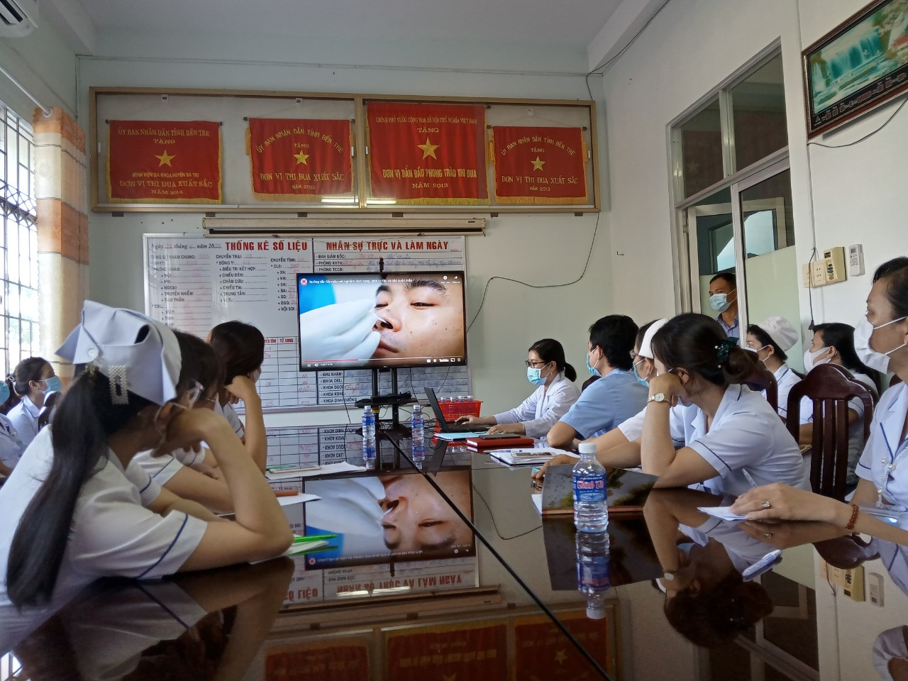 TẬP HUẤN PHƯƠNG PHÁP THU THẬP, BẢO QUẢN, ĐÓNG GÓI VÀ VẬN CHUYỂN MẪU BỆNH PHẨM SARS-COV-2